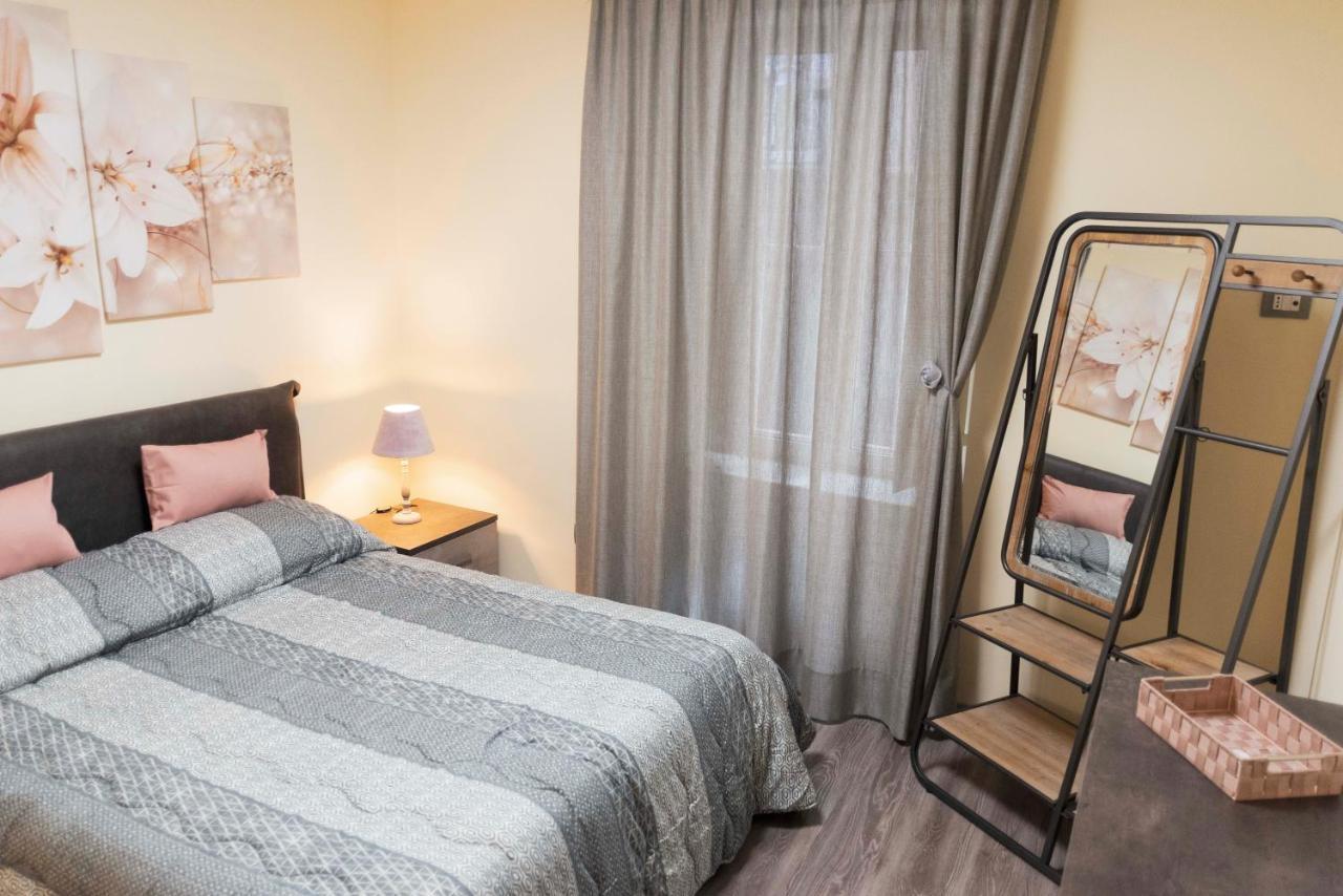 Casa Esperanza Apartment Наполи Екстериор снимка